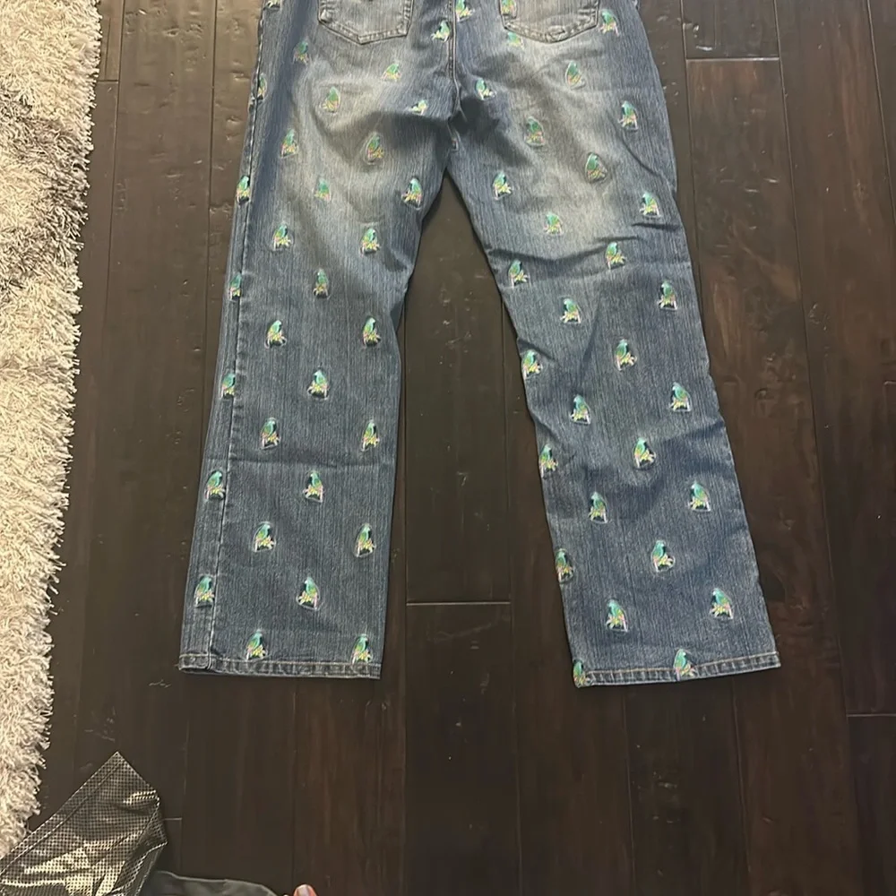 Lilly Pulitzer parrot embroidered jeans 18 - Picture 2 of 3